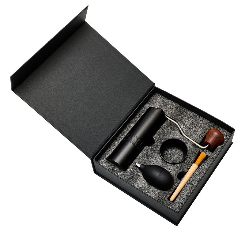 Darčeková-sada-kovový-mlynček-na-kávu-s-príslušenstvom-čierny Darčeková sada kovový mlynček na kávu s príslušenstvom